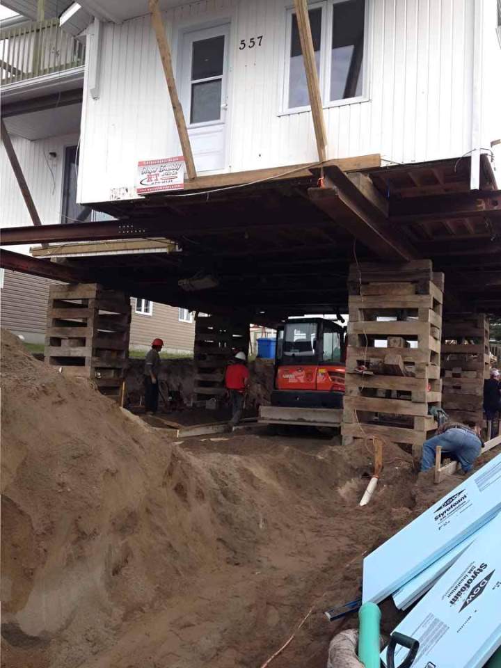 Levage d'une maison Normandin